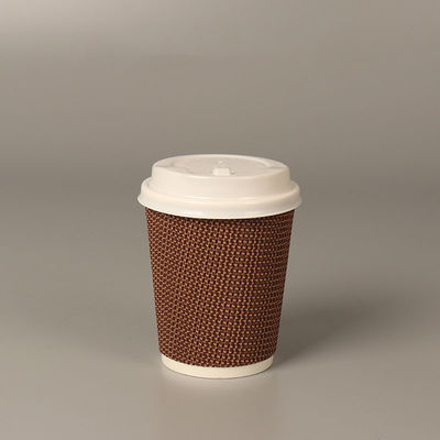 أكواب قهوة ورقية ذات أحجام مختلفة يمكن التخلص منها للشرب الساخن